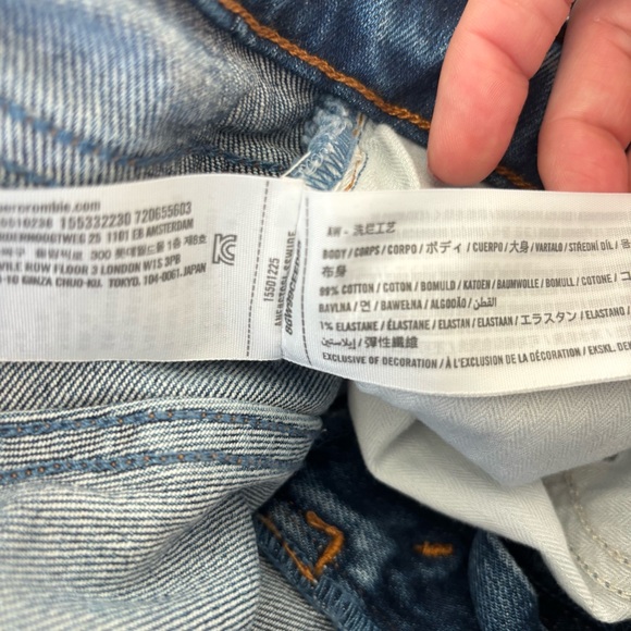 Abercrombie Curve Love 90’s Straight Mid Rise Raw Hem Jeans 8 - Picture 13 of 13
